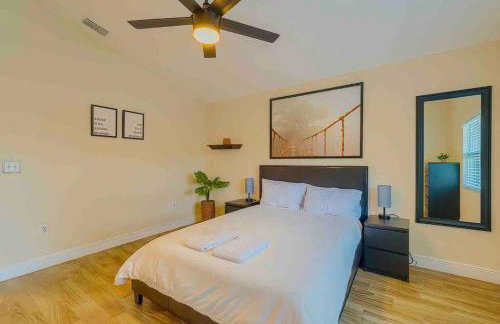 Spacious Home - Heated LED Pool & Ping Pong - Foto 26