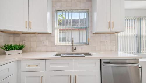 Disney-Close Lakefront Renovated 4BR Pool - Foto 2