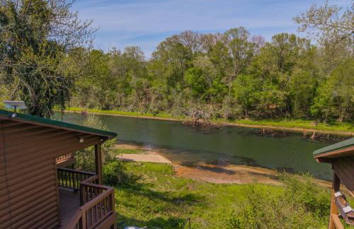 Riverfront Little Red Cabin, Hot Tub, World-class Trout Fishing, Views & Boat Access - Photo 35