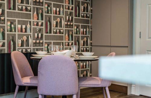 3BR Georgian Quarter Coach Houses - Private Parking - Foto 29