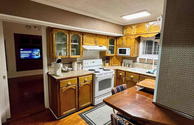 Steps From Downtown Minutes to the Airport - Photo 19