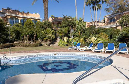 Large Ground Floor Apartment with Private Garden and Beach Access - Photo 65