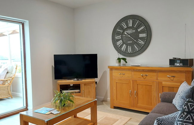 Meadow View Apartments are 2 and 3 bedroomed with private parking - Foto 119