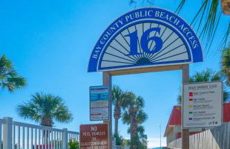 Beach Getaway for 15 A Few Steps from the Sand - Foto 21