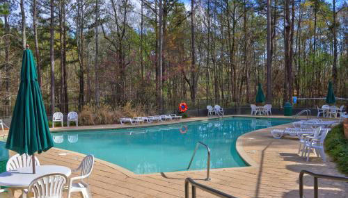 Lakefront Stillwaters Villa with Deck and Private Dock - Foto 3