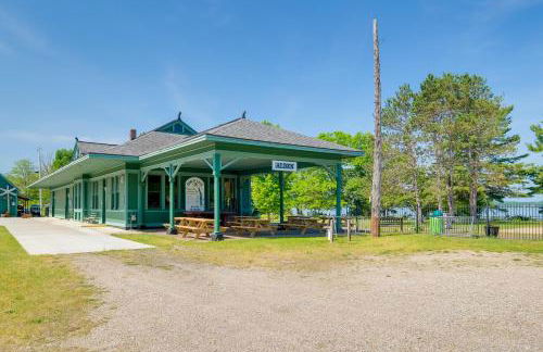 Elegant 1905 Home Steps to Torch Lake and Dtwn - Foto 41