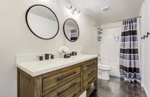 Modern 6BR Home in Briargate - Pet Friendly - Foto 49