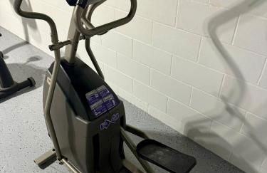 Modern 4-Bedroom Retreat - Foto 33