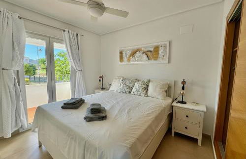 Stunning apartment with pool, golf and lake views - Foto 7