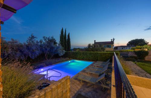 Villa Aryana With Pool - Happy Rentals - Foto 23