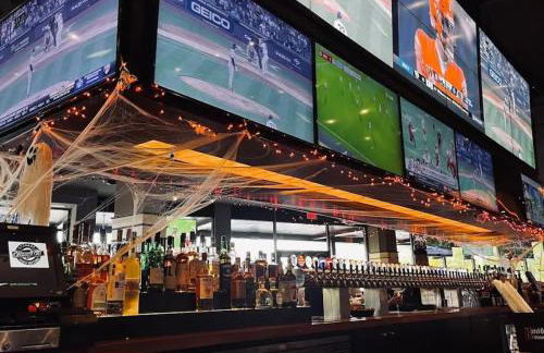 Central 1-BR Condo Assembly Row Gym & Pool Sleep 5 - Photo 59