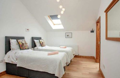 2-Bed Cottage Sleeps 4 with Hot Tub - Foto 8