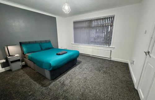 FERRY HOUSE - INVOICE and REDUCED PRICE only via SUNRISE SHORT LETS DUNDEE, 4 Bed House, Great for Contractors, Fully Equipped, Private Parking, Easy Ring Road Access - ASK SUNRISE SHORT LETS - and ONLY 5 Mins to STANNERGATE Ports - Foto 16