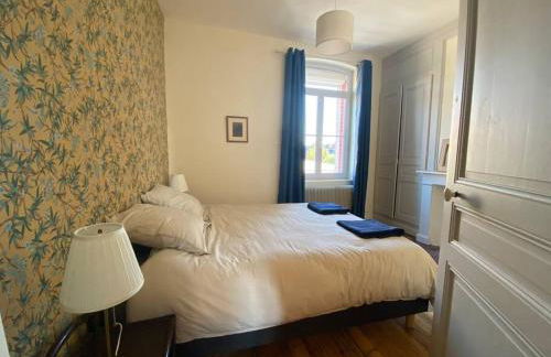 Maison de Charme - 4 Chambres - Courette & Parking Gratuit - Foto 14