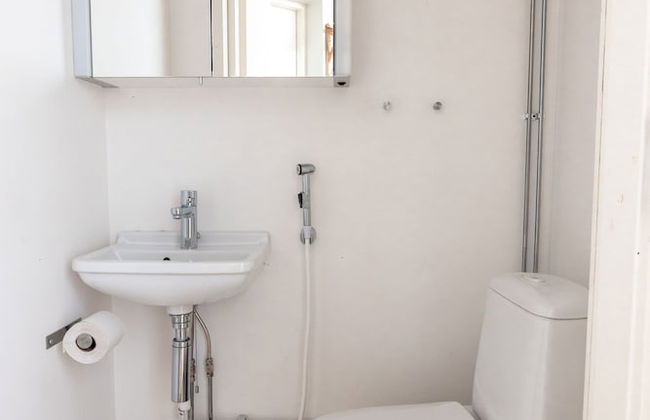 2ndhomes Center Home w Sauna & Balcony - Foto 19