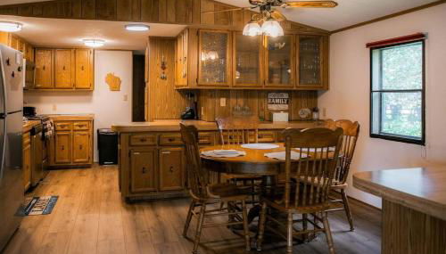 3BR waterfront lake house with dock, gazebo, boats - Foto 4