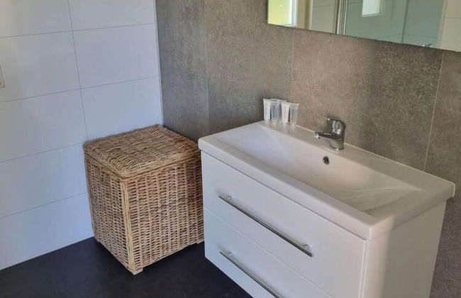 Chalet Near the Golf Course on a Holiday Park - Foto 9