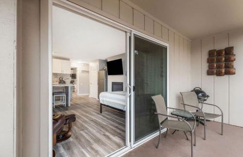 Newly Remodeled Top-floor Condo near Downtown Bend - Photo 30