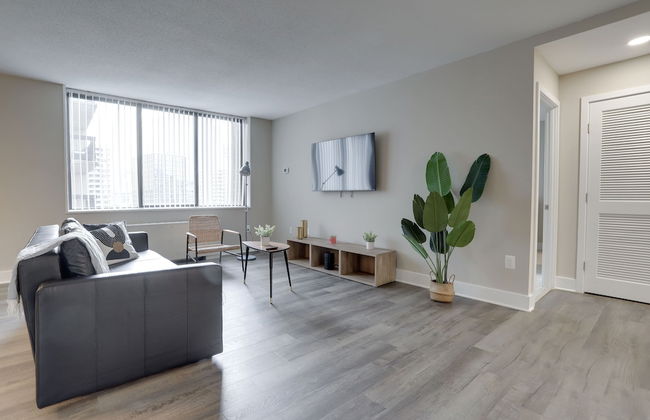 Crystal City Apt for Business Travelers - Photo 26