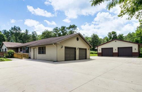 Hot Tub and 2 Recreation Rooms Spacious Onamia Home - Foto 34