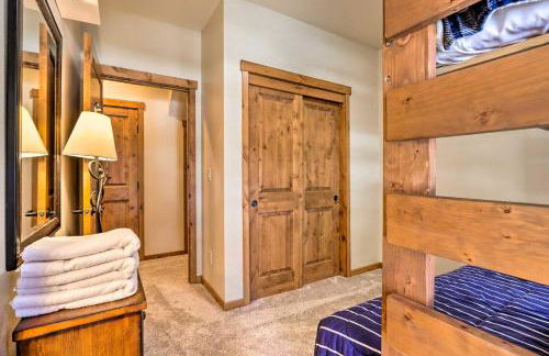 Ski-InandSki-Out Donnelly Townhome with Hot Tub! - Foto 20