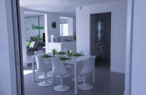 Design Apartment - Superb Seaviews - 70m2 - Large Terrace - Pool - No Extra Costs - Foto 6