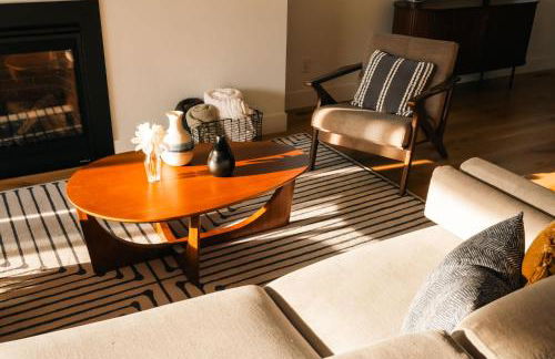 Colorful Sunnyside Escape - Walk to Dining & Parks - Foto 14