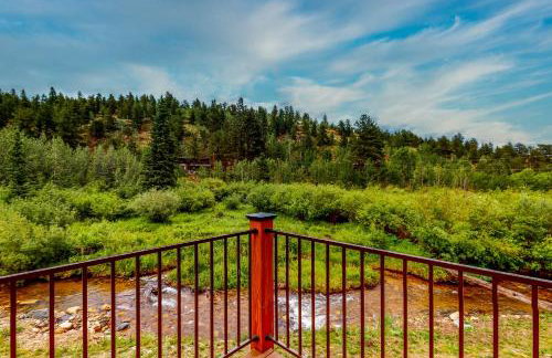 Deck and Mtn Views! Family A-Frame Cabin in Bailey - Foto 25