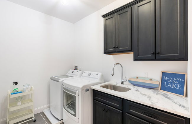 Luxuriously Lakeside by Avantstay Lakefront Retreat w Game Room - Foto 54