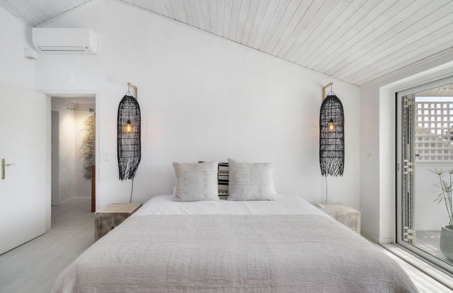 Stylish Sunny Penthouse Near Cascais Center & Greenspace - Photo 11