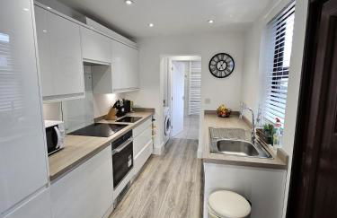 3BR, 6 min to central station, full kitchen - Foto 4