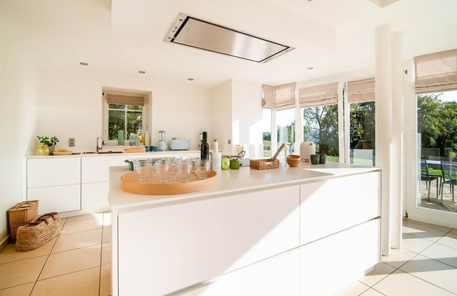 Luxurious Villa With Pool and Sauna, and Very Suitable for Culinary Workshops! - Photo 34