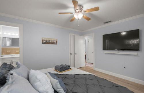 Cozy 4BR King Suite Home by WEC & Downtown! - Foto 3