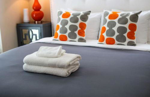 Two Townhomes - Hot Tubs and Rooftop Balconies - Foto 7