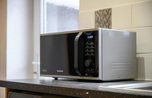 Cosy well-connected 3-bed house - Photo 11