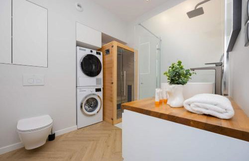 Modern Apartment by the Lake with Parking & Sauna in Zegrze by Noclegi Renters - Foto 21