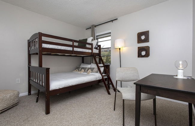 Hidden Garden A Serene Miami Escape - Photo 27