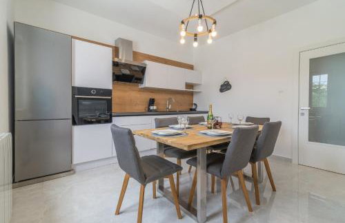 S&I Peaceful Holiday Home With Pool & Jacuzzi - Foto 9