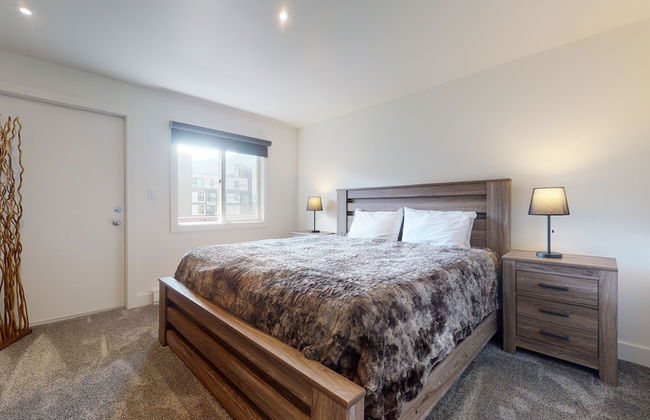 Enzian - CoralTree Residence Collection - Photo 9