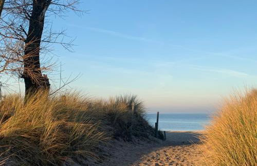 GUT KLETKAMP "Mühlenhof 3" - Ruhige Ferienwohnung mit 2 Schlafzimmern I Terrasse mit See- & Naturblick I Gemeinschaftsgarten I 15 Min zur Ostsee I Küche I Parkplatz I Waschmaschine I WLAN - Foto 16