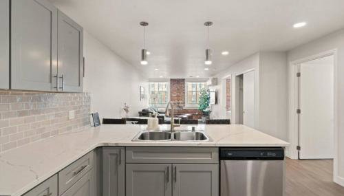 Spacious, King Bed, w Pool Table & Brunch Below! 303 - Photo 4