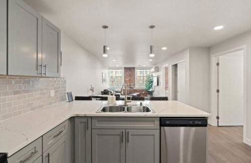 Spacious, King Bed, w Pool Table & Brunch Below! 303 - Foto 4