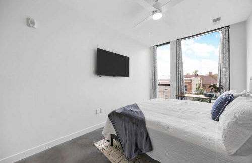 Chic Downtown Condo Steps from UIowa & Nightlife - Foto 15