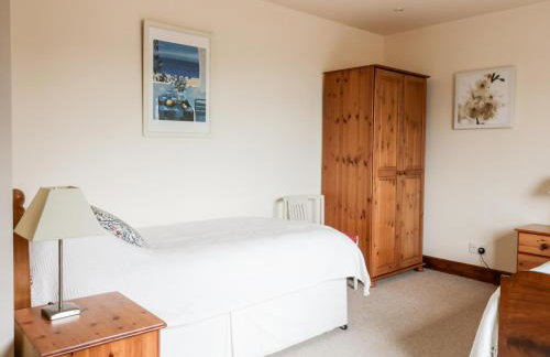 Courtyard Cottage - Photo 11