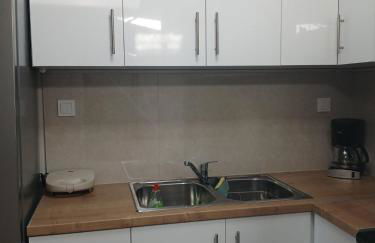 Toula's House - Photo 6