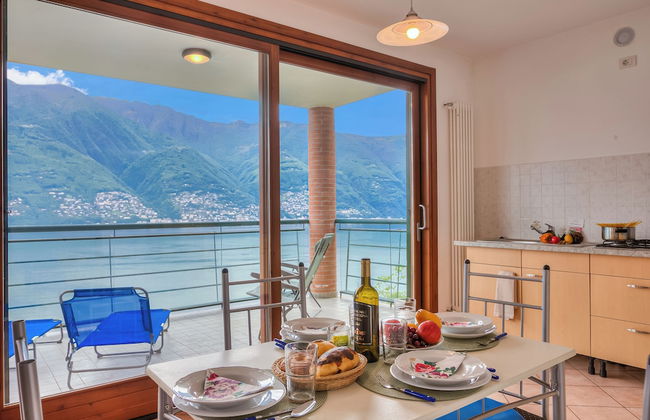 Va Pensiero sul lago Stunning View - Photo 15