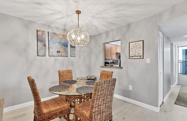 Beach Bliss 2BR Tropical Retreat Heated Pool - Foto 8