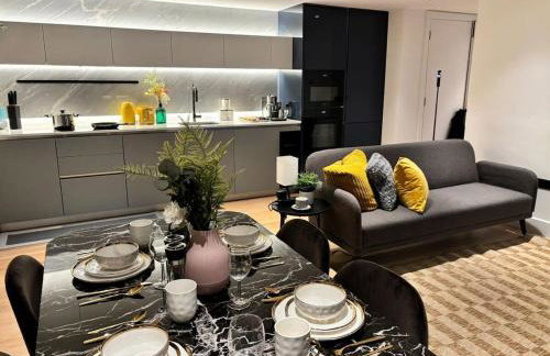 Luxury 2BR- Sleeps 5- Westfield Apartment- 3 min to station- Perfect for Families Shopping - Foto 37