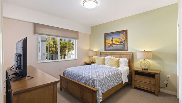 Genoa Vacation Rental: Stylish 2-BR Condo with Golf & Lake Views. Resort-Style Pool, Hot Tub, and Easy Access to Championship Golf. Minutes from Naples Beaches, 5th Avenue S, and Marco Island - Foto 2, Zimmer