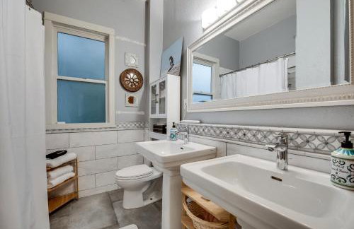 Spacious Historical 2 Bed House - Foto 9